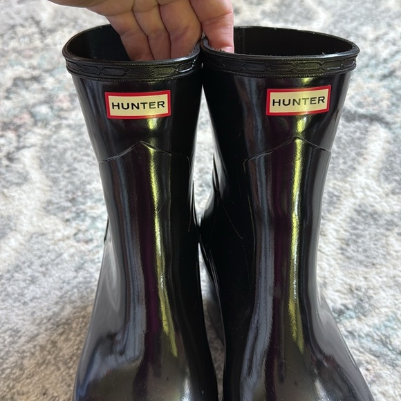 Hunter Original Refined Mid Wedge Boot in Black - Picture 4 of 10